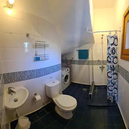 Asteria Not Overlooked, 3 Min Drive To Villa Hanya